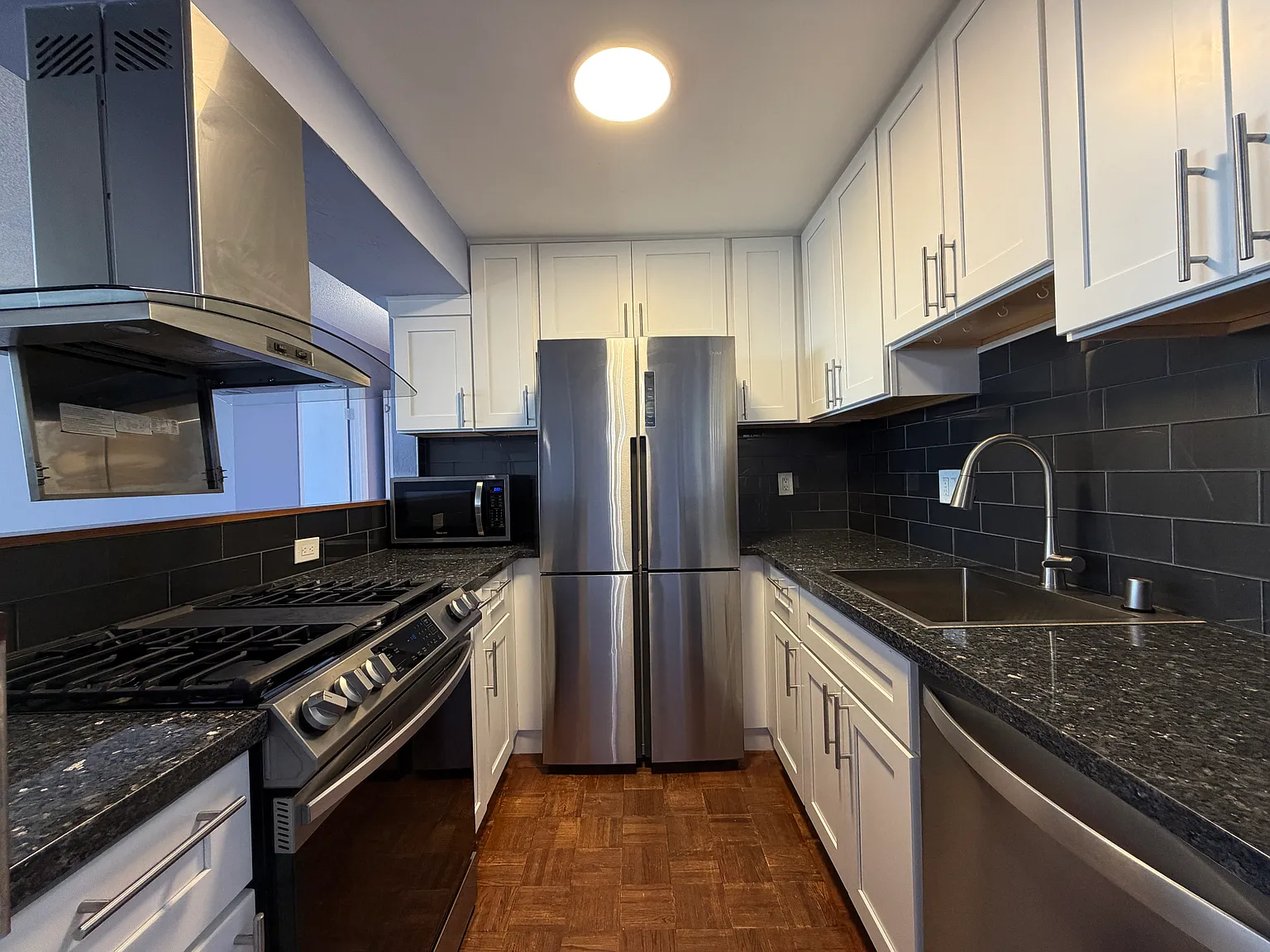Spacious & Modern Living in the Heart of Oakland Parking Included! — Photo 3