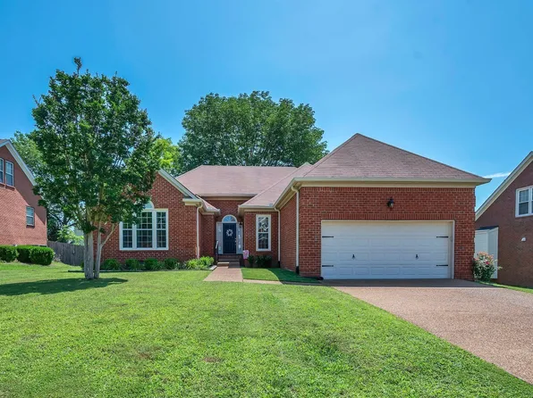 110 Stonehollow Way, Hendersonville, TN 37075