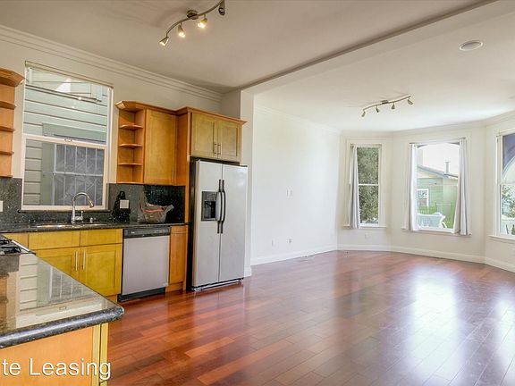 2nd image of 227A Winfield St