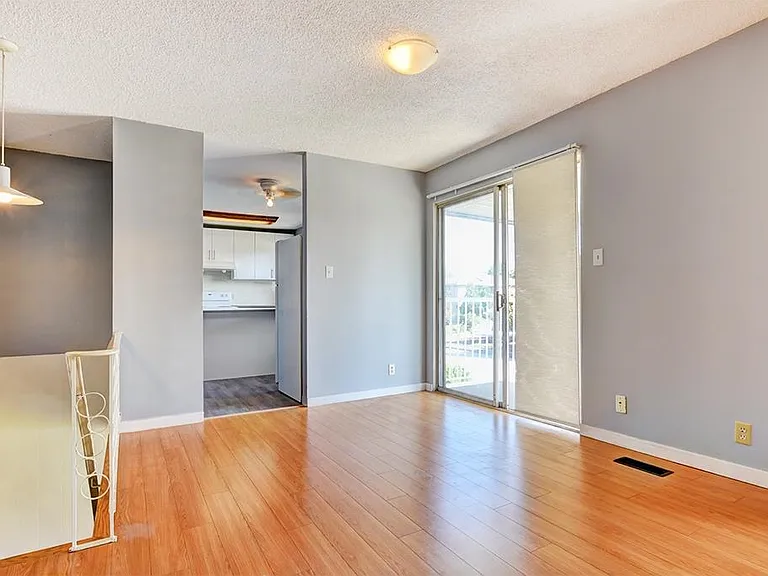 6440 Mara Cres #MAIN — Photo 3