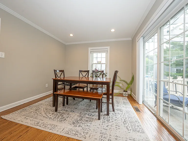 10 Hansen Ct — Photo 11