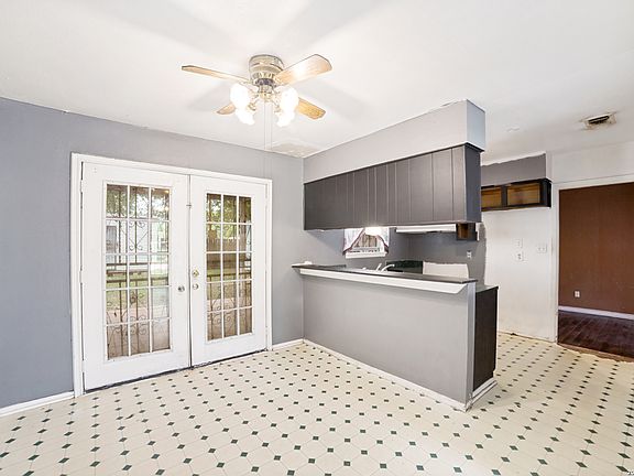 5th image of 7070 GREENBERRY DR