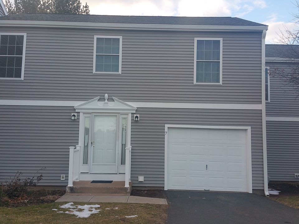 Outside frontal view of condo