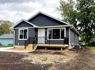 504 Trowbridge St, Des Moines, IA 50315