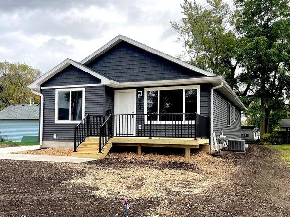 504 Trowbridge St, Des Moines, IA 50315