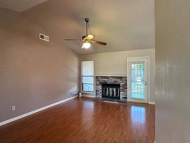 4802 Hinchman Way — Photo 2