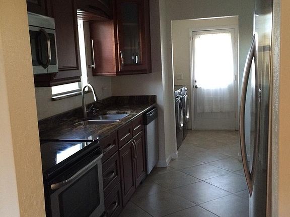 5th image of 2130 Everglades Blvd N