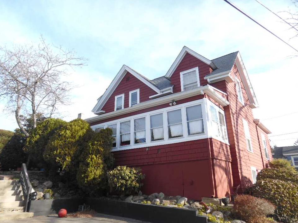 2nd image of 75 Roy St