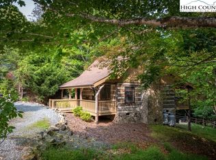 354 Hawks Lake Dr, Seven Devils, NC 28604