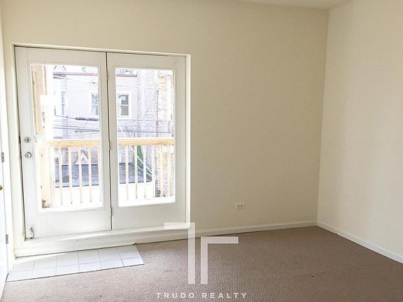 2nd image of 2039 W Superior St #2AG