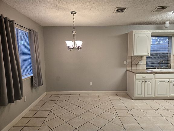 4th image of 6526 Glenmorris Ct