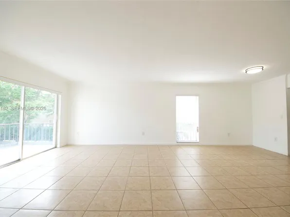 6900 N Kendall Dr APT A209, Pinecrest, FL 33156