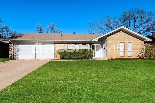 1304 Lyric Dr Photo 1
