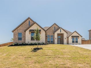101 Saint Elias Dr, Burleson, TX 76028