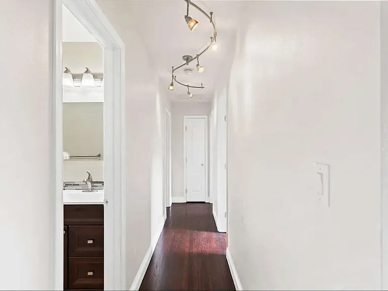 3020 Deseret Dr — Photo 5