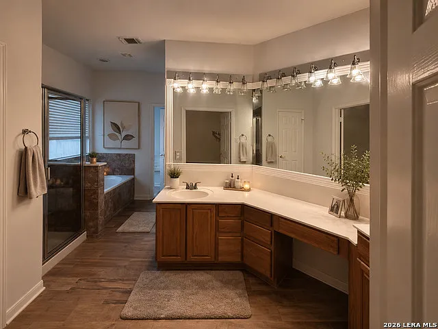 2411 Enfield Grove Dr — Photo 9