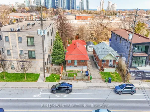 371 Royal York Rd, Toronto, ON M8Y 2R1