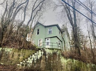 1046 College Ave, Morgantown, WV 26505