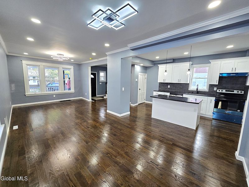 4th image of 6 Elbert Street