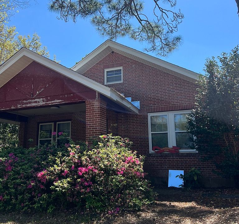 1st image of 211 W Mallory St