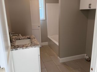 8 Turano Ave FLOOR 2, Westerly, RI 02891
