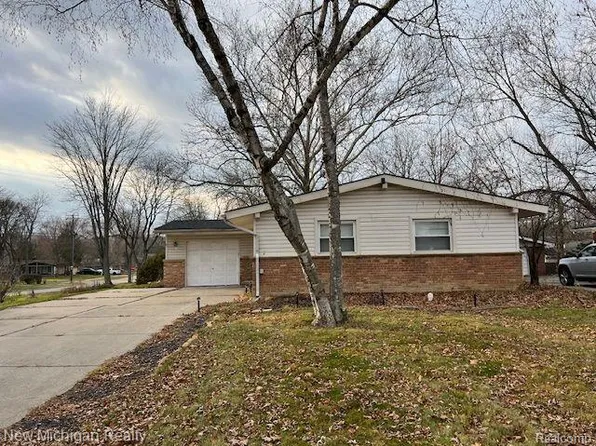29911 Spring River Dr, Southfield, MI 48076