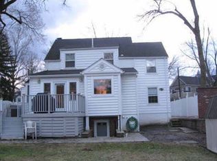 5811 Wilson Ln, Bethesda, MD 20817