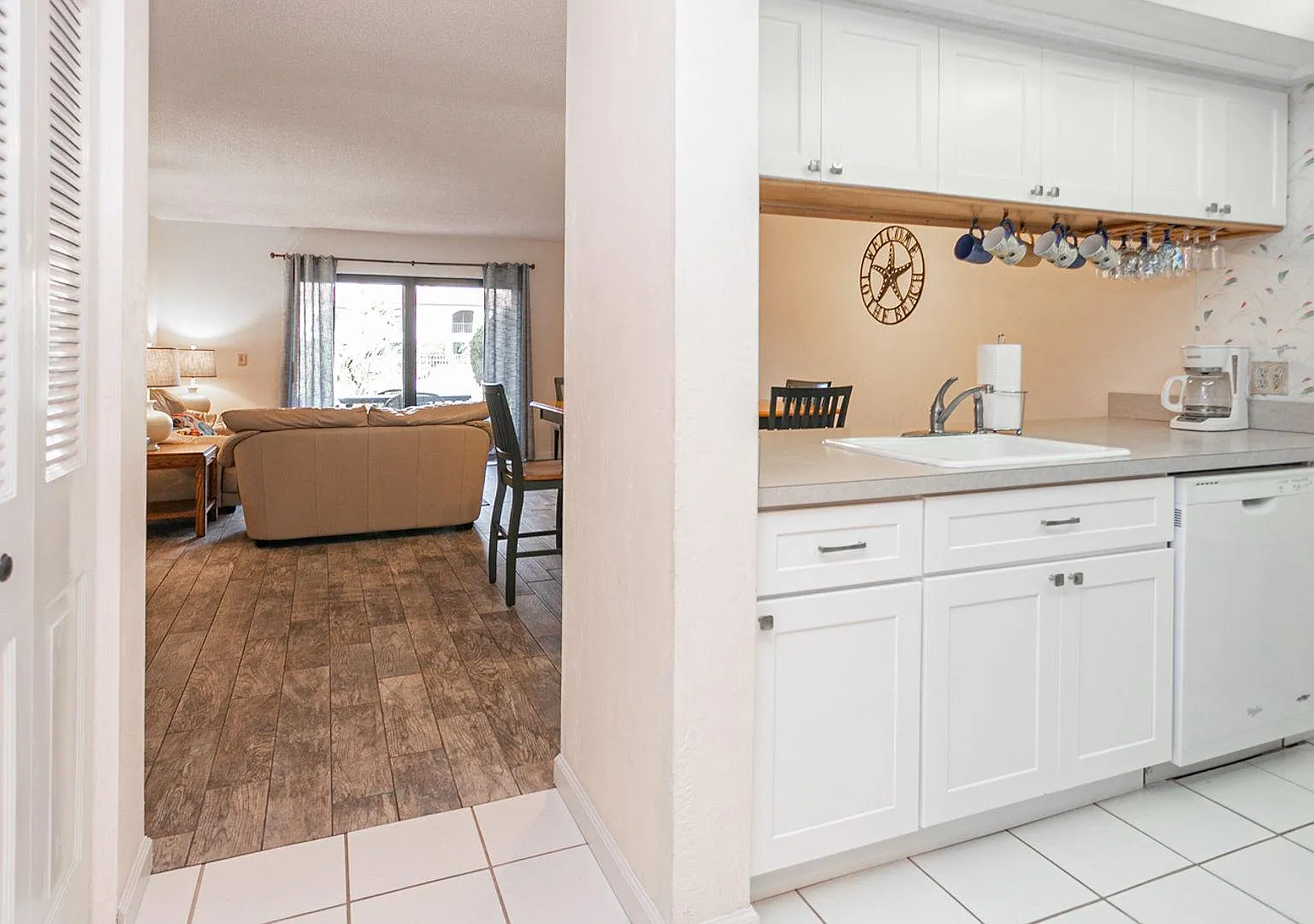 2 bed, 1200 sqft, $2,500 — Photo 4