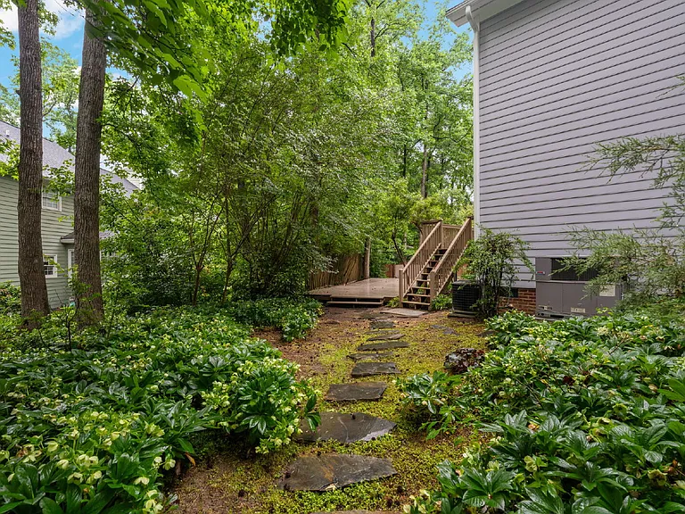 116 Tremont Cir — Photo 10