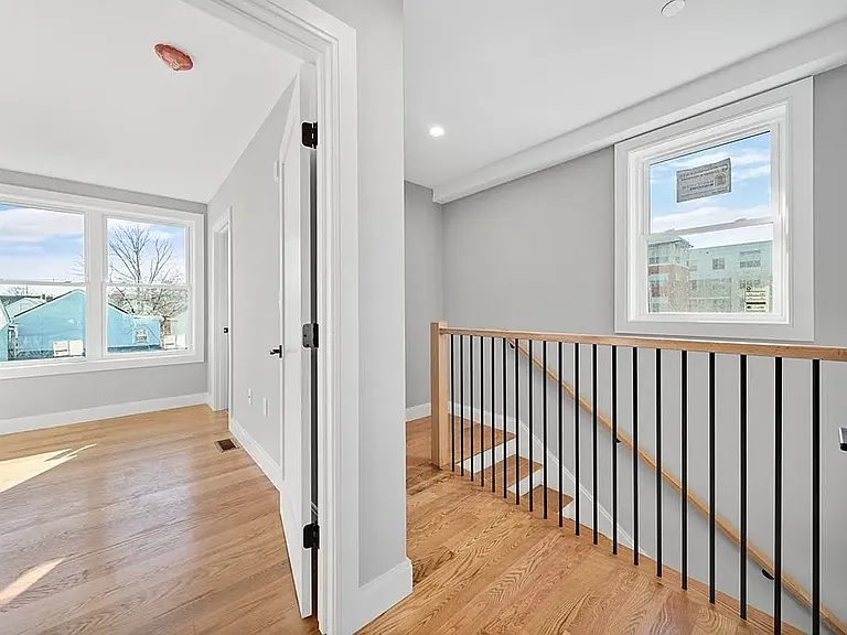 86 Blossom St #2 — Photo 6