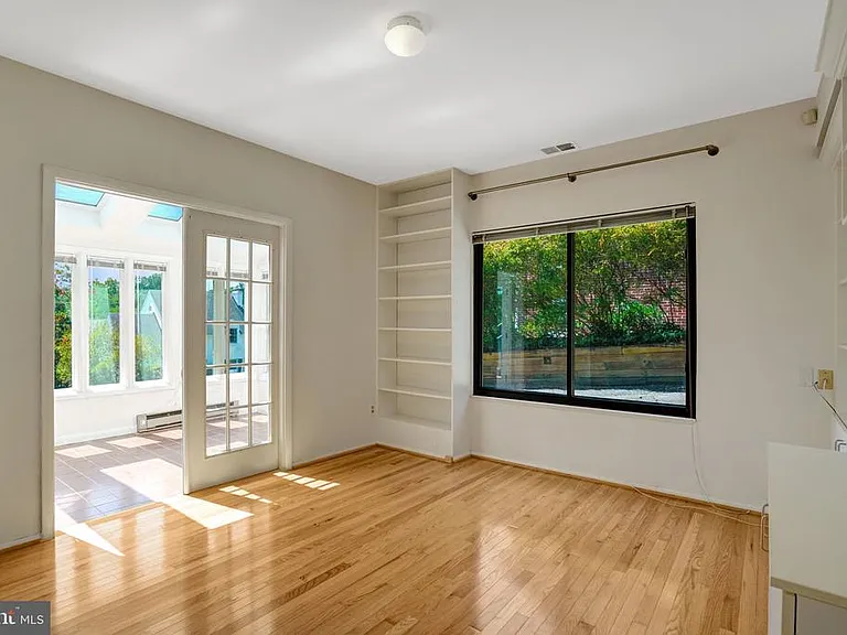 203 W Glendale Ave — Photo 25