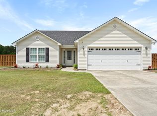 201 Cherry Blossom Dr, Richlands, NC 28574