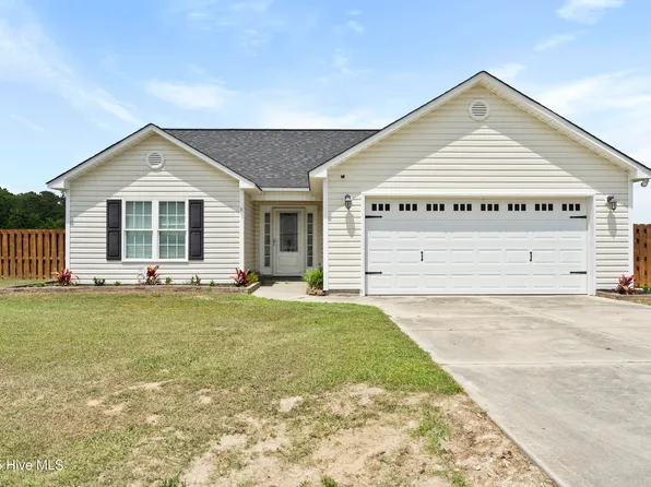 201 Cherry Blossom Drive, Richlands, NC 28574