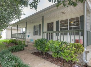 1507 Logan Dr, Webb City, MO 64870