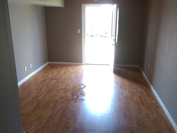 5th image of 269 University Dr