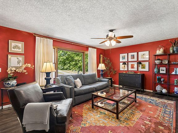 5th image of 9883 Brookview Rd
