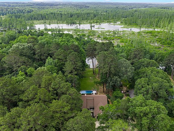 2nd image of 995 Beaver Run