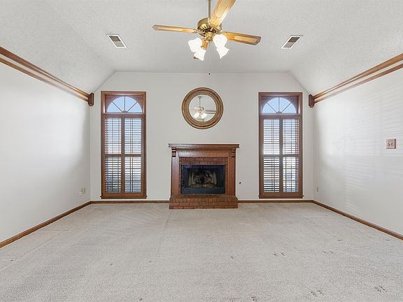 5th image of 6803 Devenshire Ln