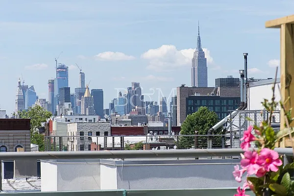 Sold by Brick&Mortar | media 21