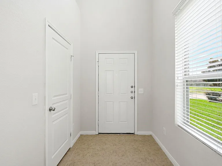 12318 Skyview Manor Dr — Photo 5