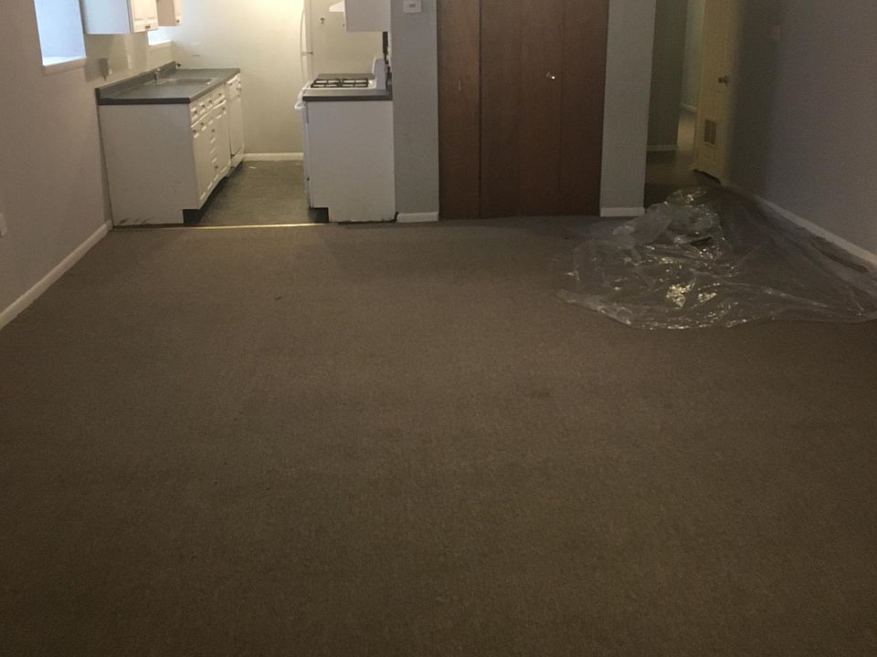2nd image of 4398 Walnut St #3