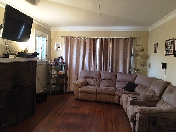 3rd image of 2804 Ellen Ave