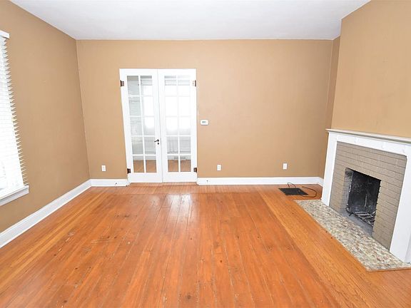 4th image of 831 S 28th St