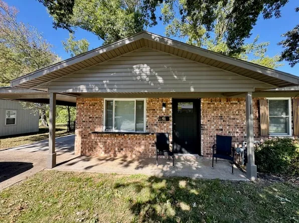 705 SE 10th St, Bentonville, AR 72712