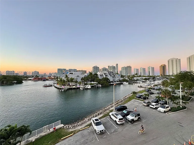 400 Kings Point Dr #411 — Photo 23