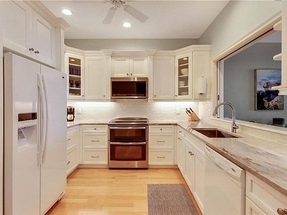 2nd image of 5225 E Harbor Village Dr APT 304