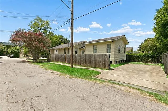 2801 Calhoun St — Photo 6