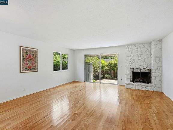 3rd image of 143 Miramonte Dr