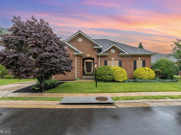 255 Carriage Chase Cir, Warrenton, VA 20186