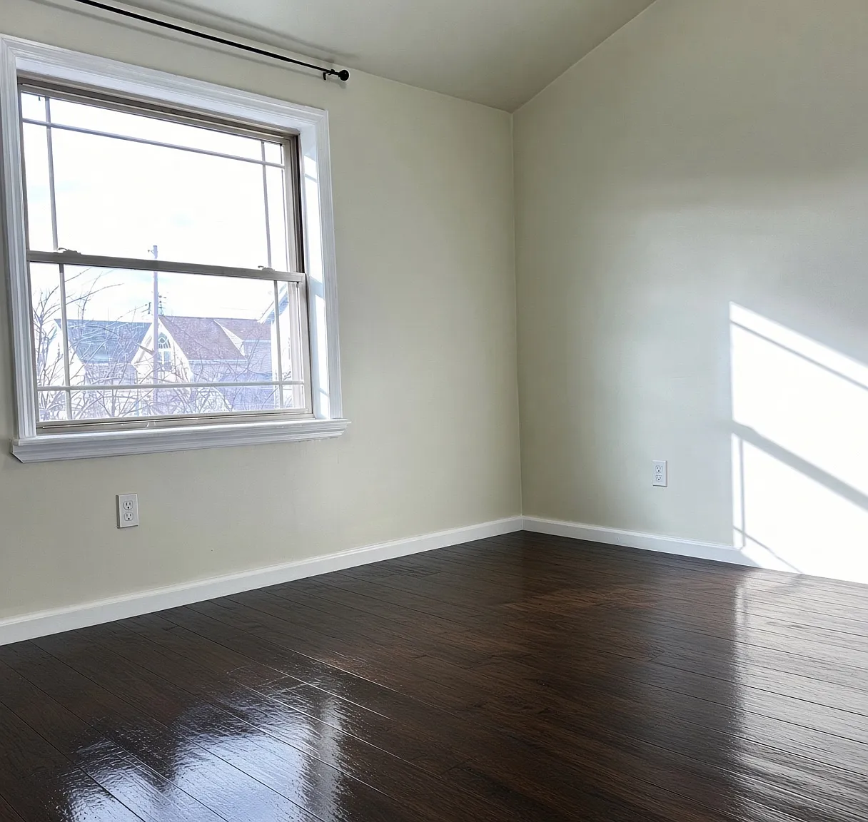 3 bed, $3,500 — Photo 2